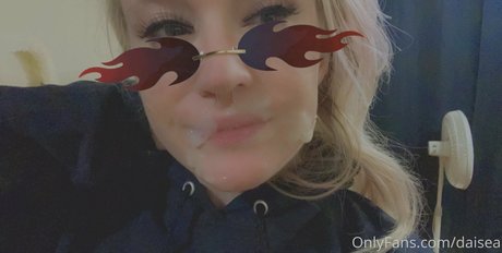 daisea pornographic model picture