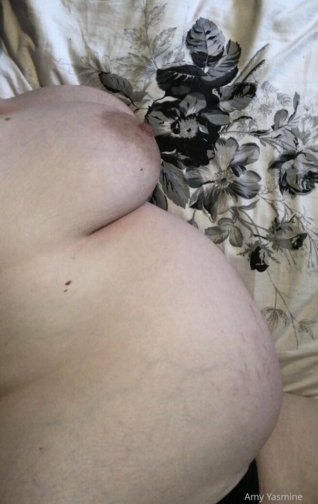 amy yasmine erotic actress img