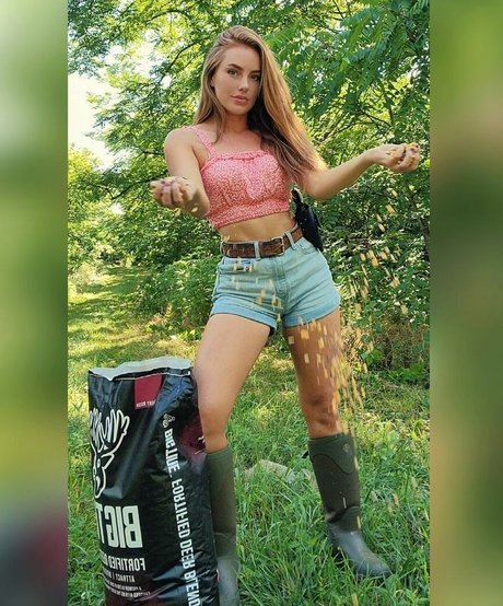 Lil Red Heidi Hood nude pornstar galleries