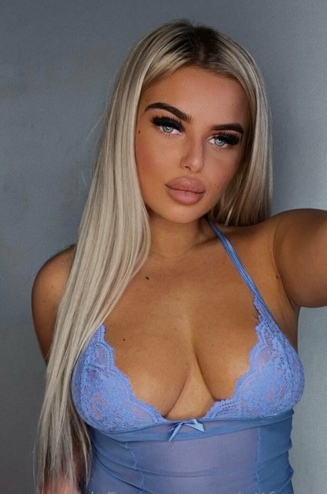 scarlettfoxvip star erotic galleries