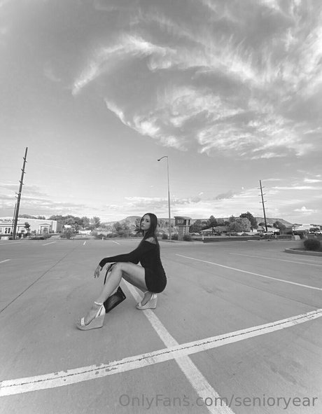 senioryear star nude pic