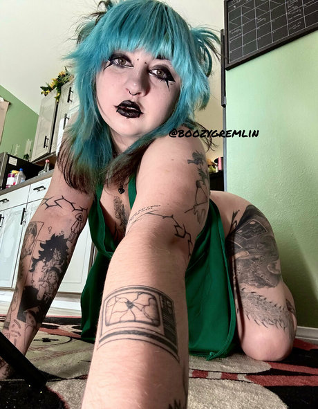 boozygremlin star nudes image