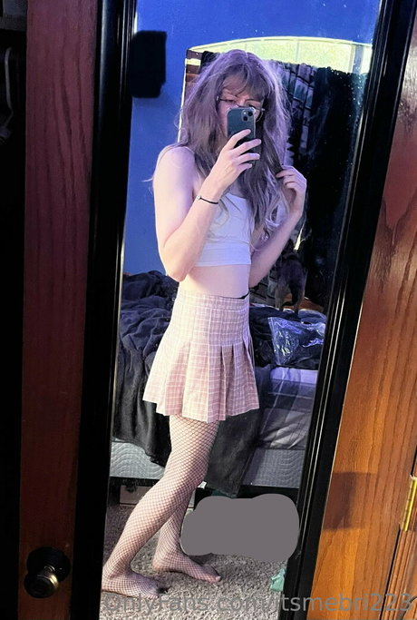 itsmebri223 actress images