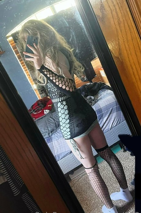 itsmebri223 naked actress archive