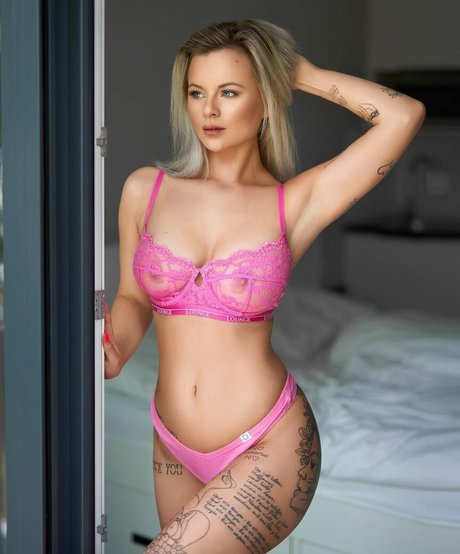 Shorty Holly nudes pornstar pictures