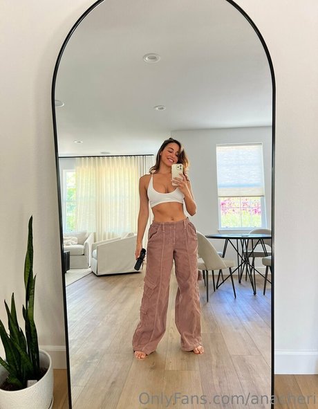 anacheri model nudes img