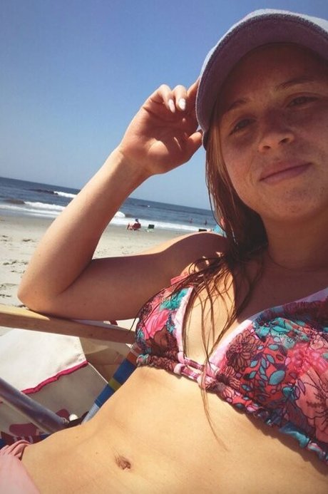 Ryann Shane hot pornstar img