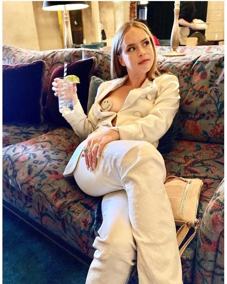 Ryann Shane model xxx image