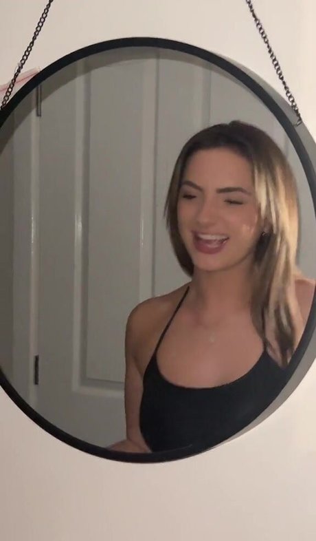 Daisy Campbell exclusive model picture