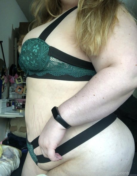 godsavethequeenb____ high quality pornstar galleries