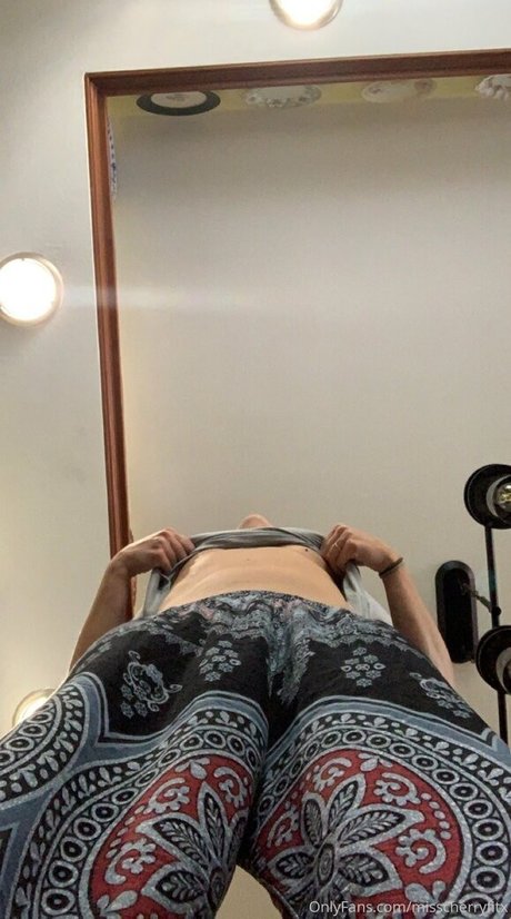 misscherryfitx nudes model image