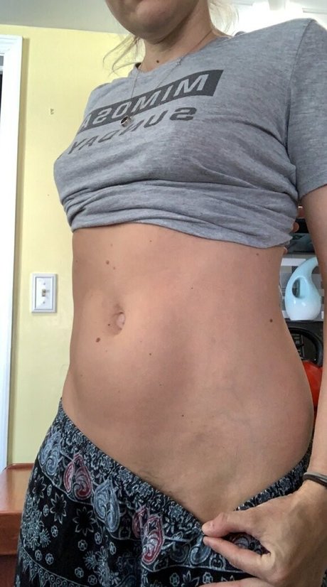 misscherryfitx art model archive