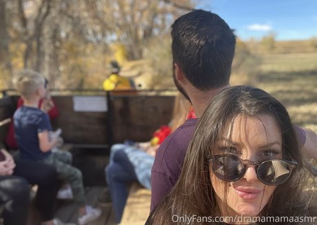 dramamamaasmr model pic