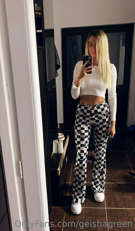 geishagreen pornstar adult photos