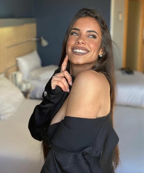 Yai Tejera nude model pictures