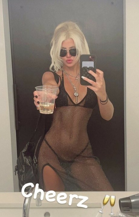 Mahila Mendez high quality model archive