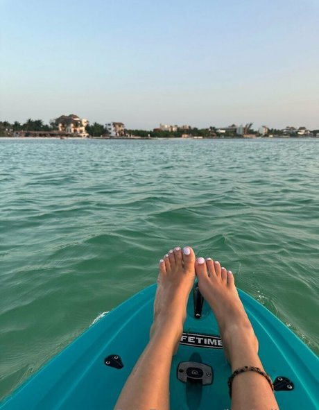 Beth Oliver star perfect photos