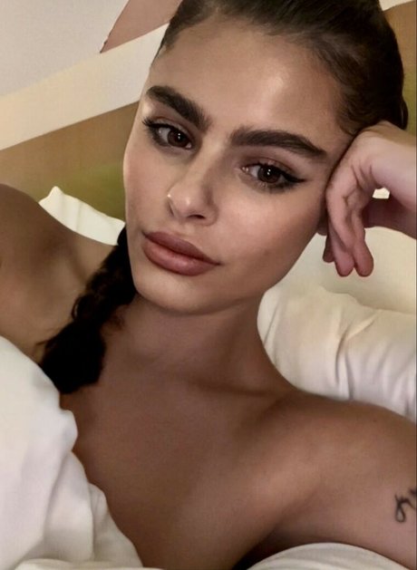 Jacquie Lee pretty pornstar pics