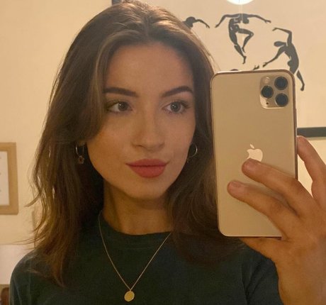 Novaleesi model xxx pictures