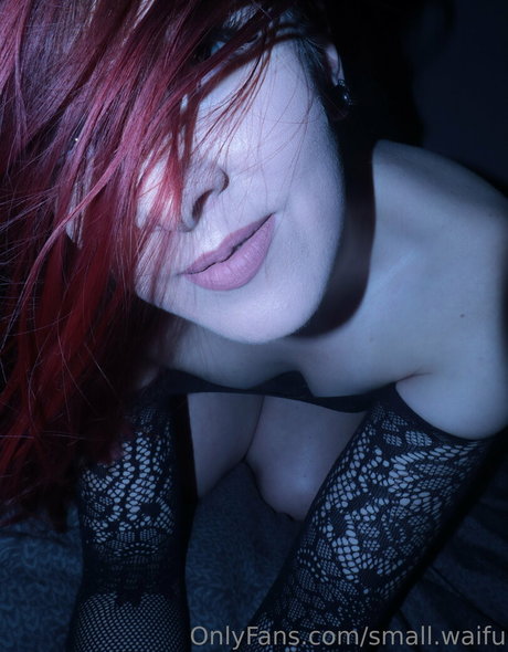 small waifu star nudes img