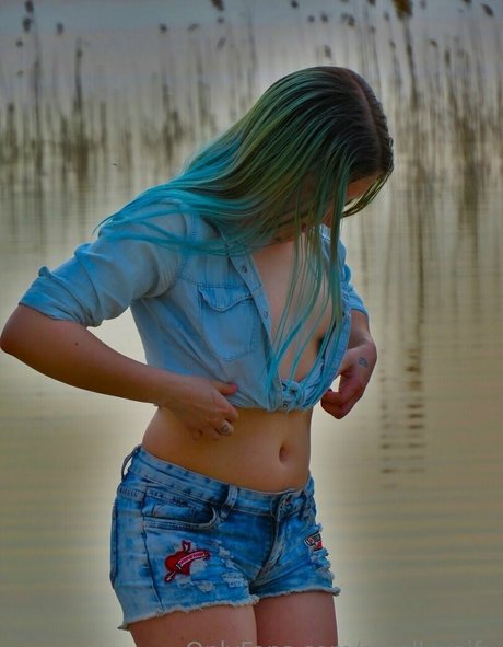 small waifu star free pic