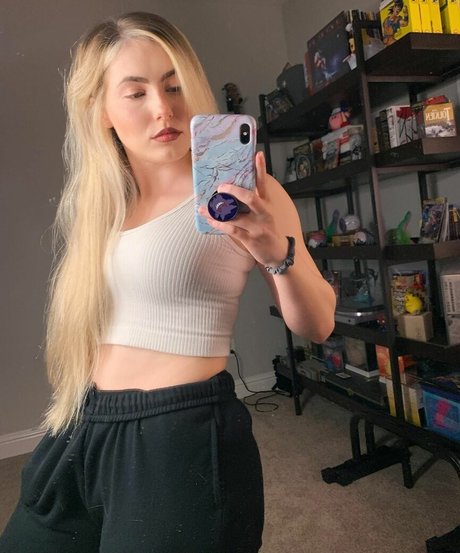 Nicki Taylor perfect actress photos