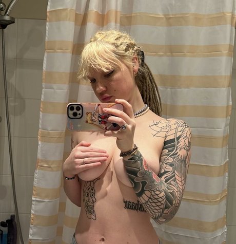 lauraa star beautiful photo