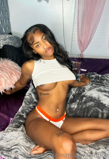 milanvalentine model hot photo