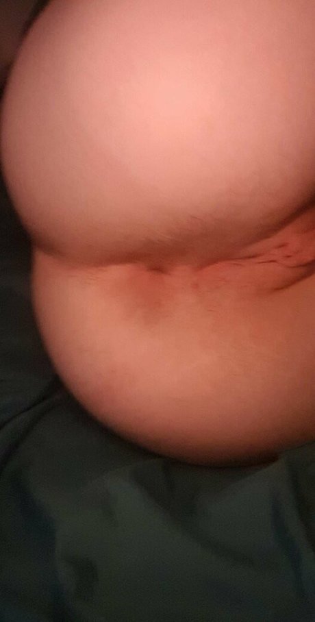 Lily Haining naked actress photo