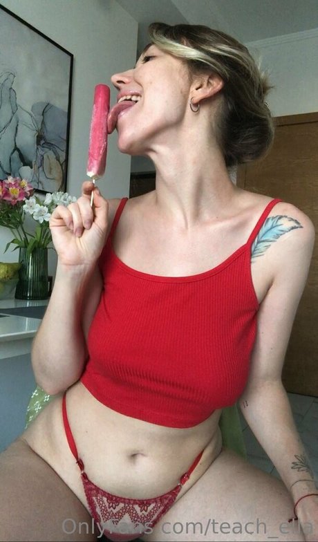 pussy spreading onlyfans adult picture