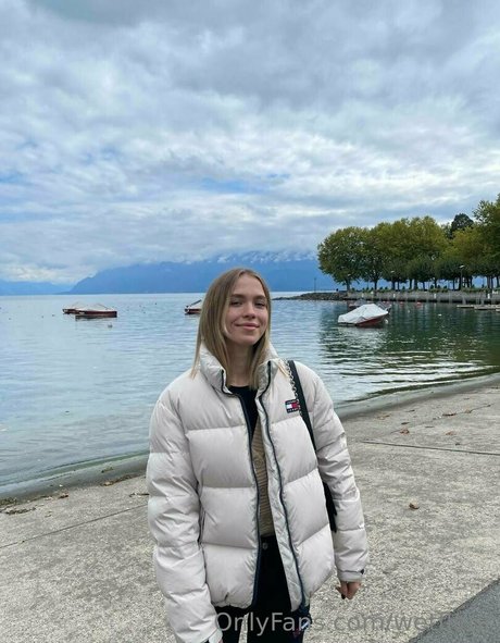 Wetfleur beautiful actress archive