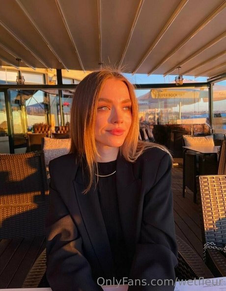 Wetfleur model exclusive pictures