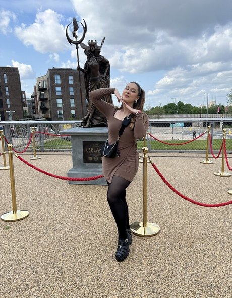 Troubleinc adult model galleries