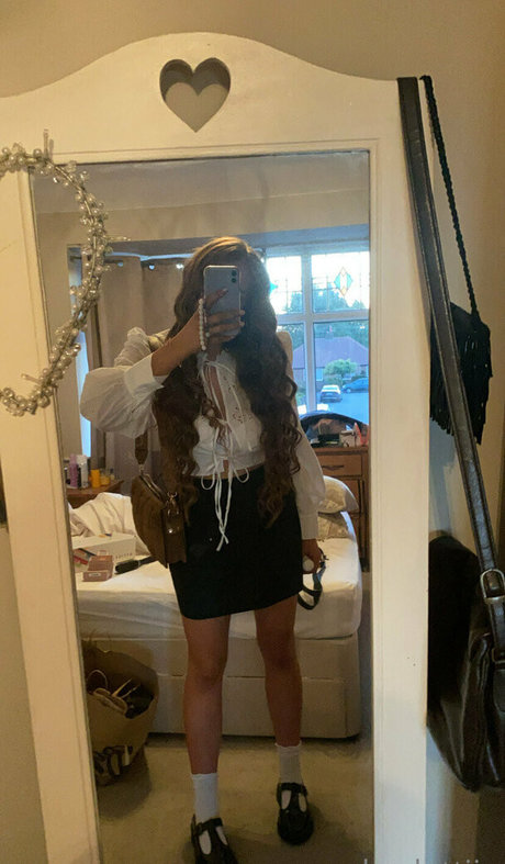 charlottiefree model perfect image