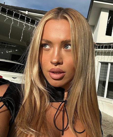 Tammy Hembrow pornstar high quality images