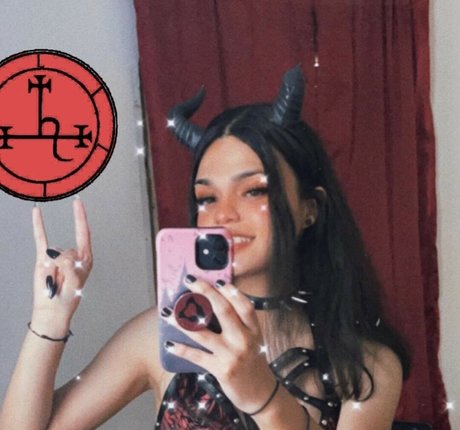 ComradeLilith pretty actress gallery