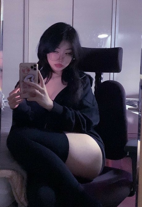 yurasweb star erotic pic