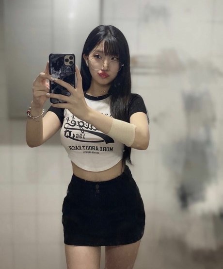 yurasweb naked actress pic