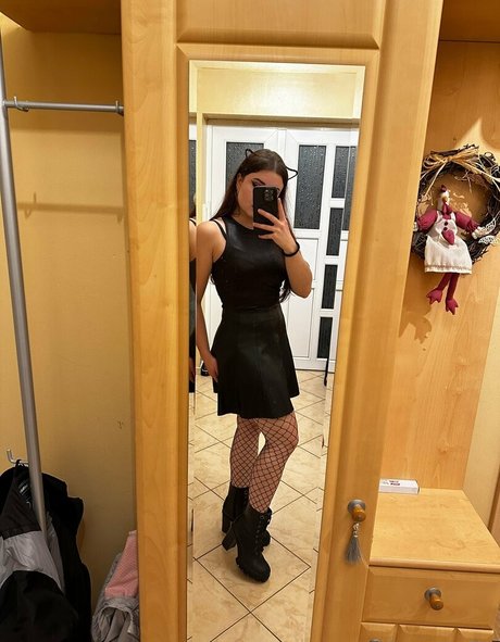 yaasemiin nude star image