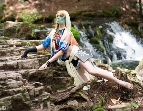 CrystAAHHL star best pictures