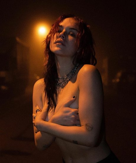 Taylor Upsahl free actress photo