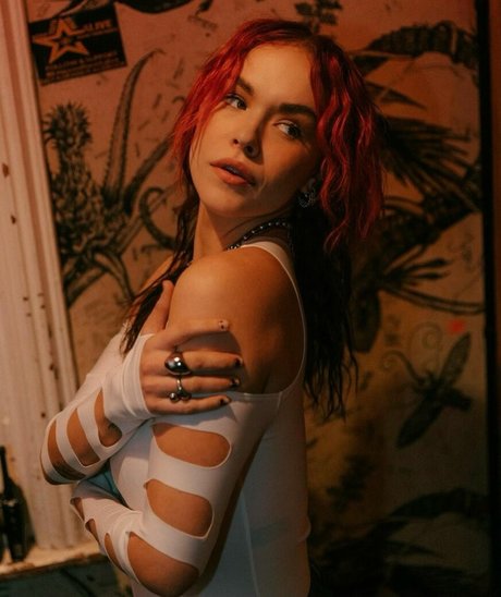 Taylor Upsahl star hot picture