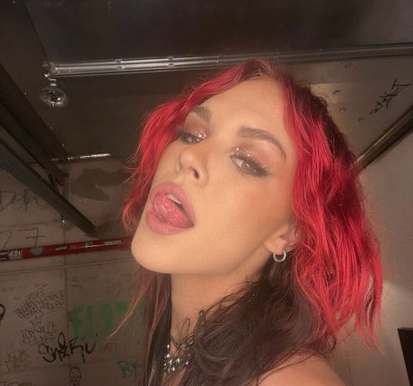 Taylor Upsahl star hd galleries