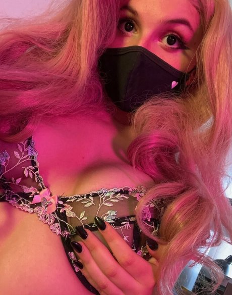 Aurelia Baker star erotic pic