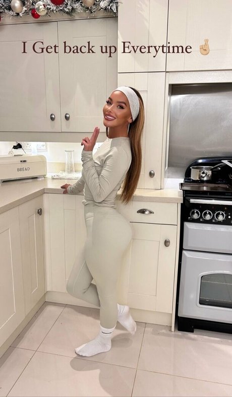 Chelsea Healey nude star image