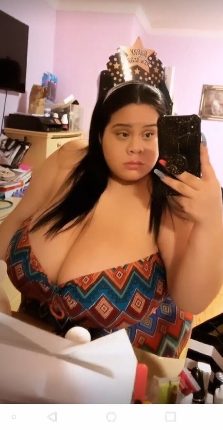 Nyx Buxom porn model images