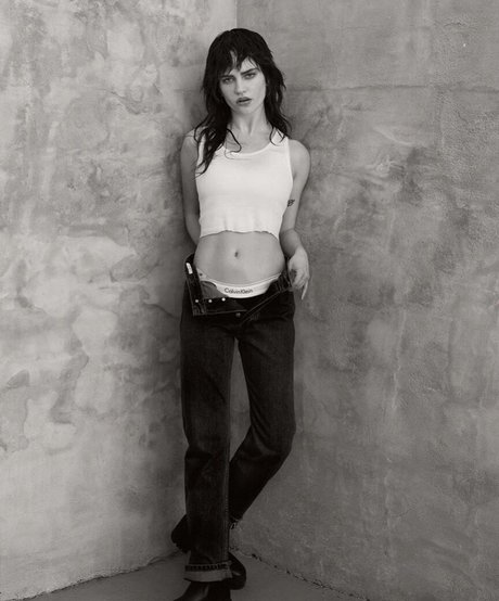 Sophie Thatcher erotic actress image