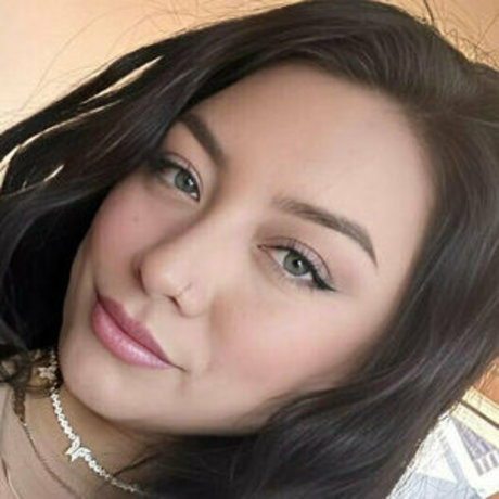 baddybina exclusive model image