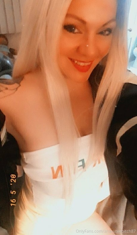 theamputeebitch erotic model img