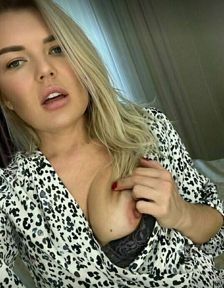 charleyfree adult model pic